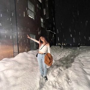 Meet your Posher, Hillary